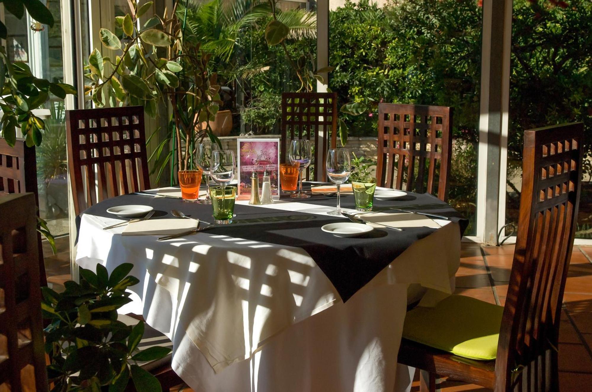 Hotel Le Phoebus Garden & Spa Gruissan Zewnętrze zdjęcie